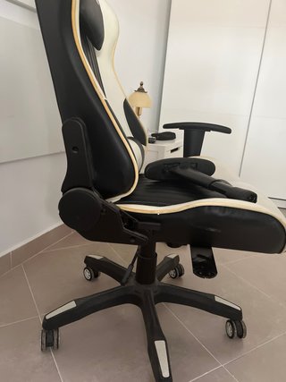 Silla Gaming Negra y Blanca