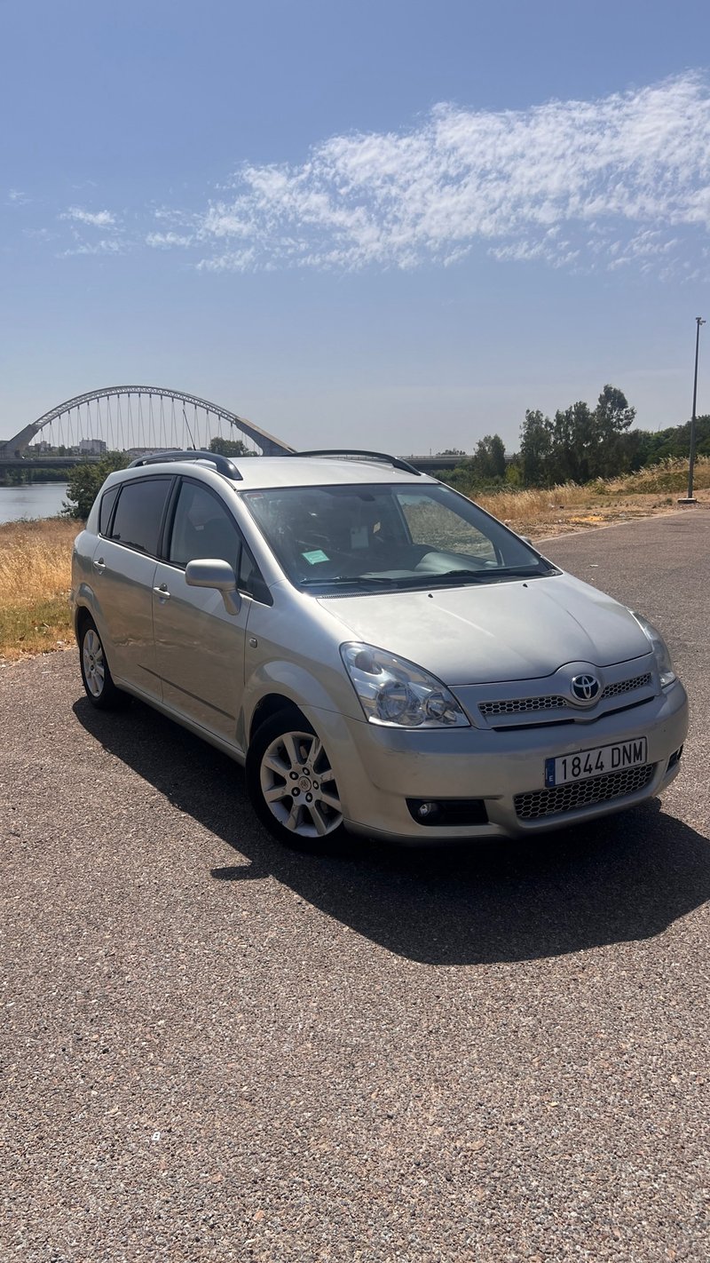 Toyota Corolla Verso 7 Plazas - foto 1