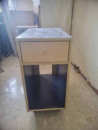 Estanterías y carro para ordenador