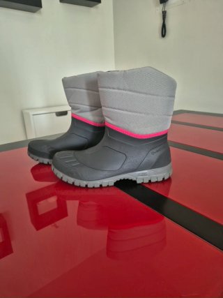 Botas de nieve Quechua grises y rosas