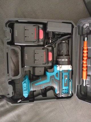 Taladro  batería con maletín y accesorios