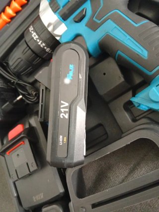 Taladro  batería con maletín y accesorios