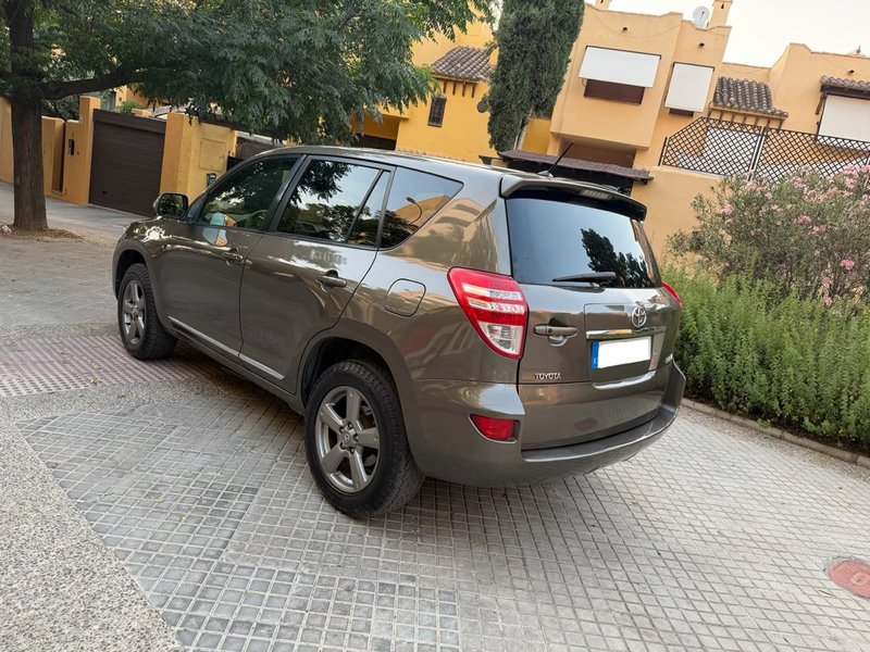 Toyota RAV4 2013 - foto 1