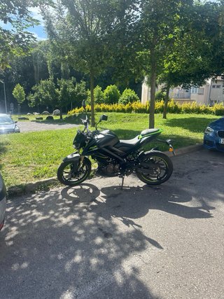 QJ Motor SRK 125 Naked Negra/Verde
