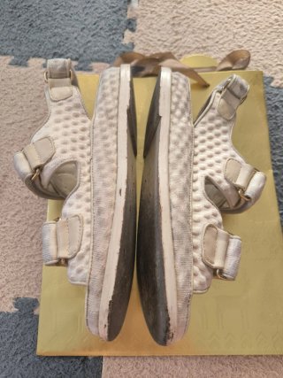 Sandalias Chanel Beige y Doradas