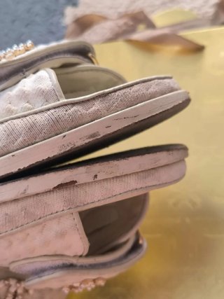 Sandalias Chanel Beige y Doradas
