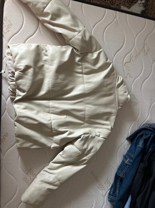 Chaqueta acolchada beige