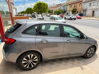 MERCEDES – BENZ CLASE B 200 D AUTO BUSSINES