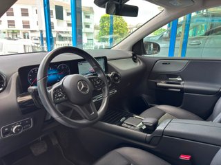 MERCEDES – BENZ CLASE B 200 D AUTO BUSSINES