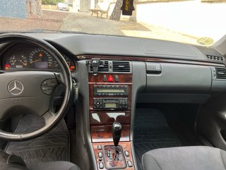 Mercedes-Benz Clase E 2001