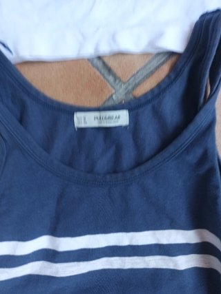 Camiseta Pull&Bear azul y blanca Talla s