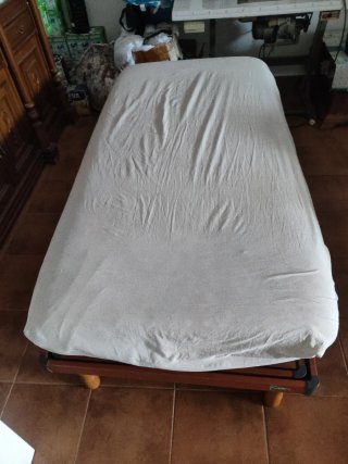 Cama articulada de madera