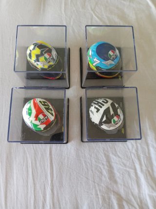 Lote 4 Caschi Rossi Scala 1/5
