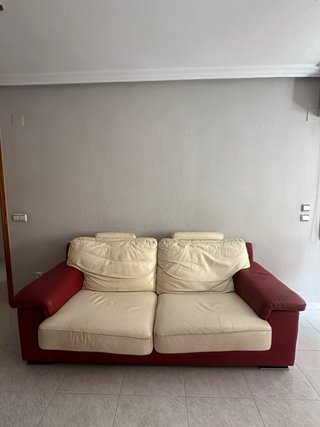 Divano in pelle beige e rosso