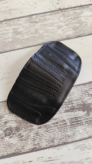 Fondina a sogliola in pelle nera