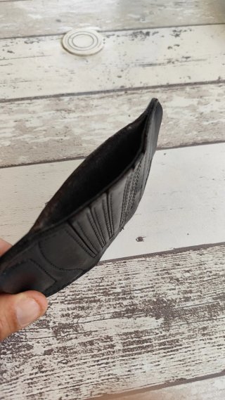 Fondina a sogliola in pelle nera