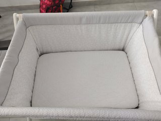 Minicuna madera blanca y gris