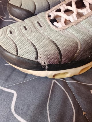 Zapatillas Nike TN Grises y Amarillas