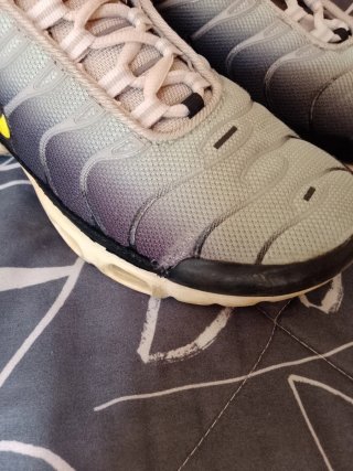 Zapatillas Nike TN Grises y Amarillas