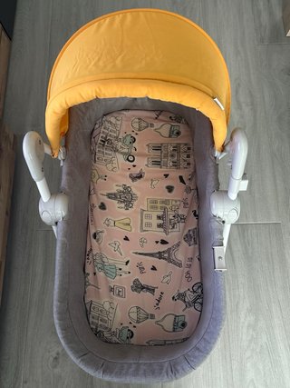 Capazo Kinderkraft gris con balancín