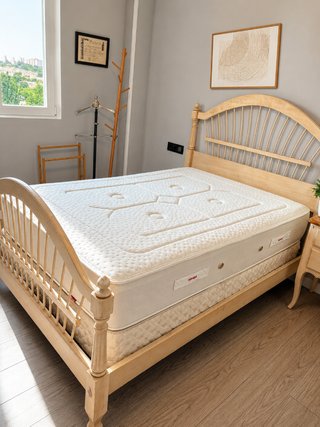 Juego de Cama y Mesilla Ethan Allen + Colchón