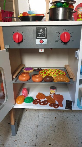 Cocina de juguete con accesorios