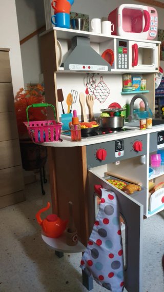 Cocina de juguete con accesorios