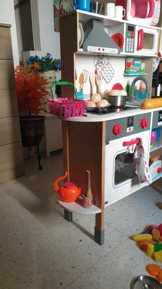 Cocina de juguete con accesorios