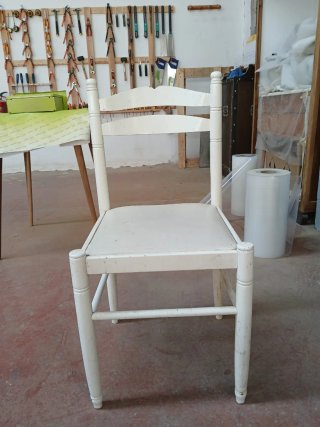 Silla de cocina restaurada