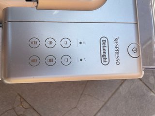 Cafetera Nespresso De'Longhi Lattissima- A reparar
