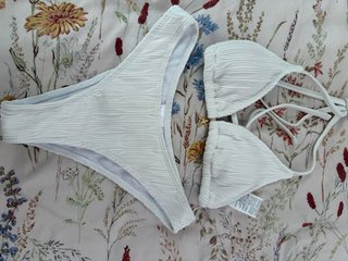 Bikini blanco texturizado de shein