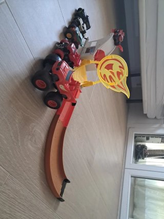 Pista Blaze Monster Machine
