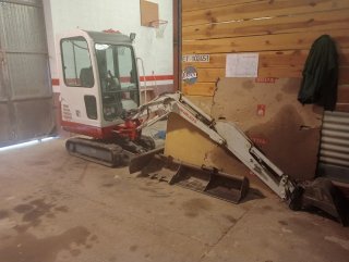 Retroexcavadora Takeuchi TB016 Cabina Cerrada
