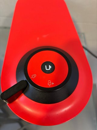 Cafetera Nespresso Vertuo Roja