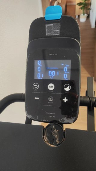 Bicicleta estática con soporte para portátil