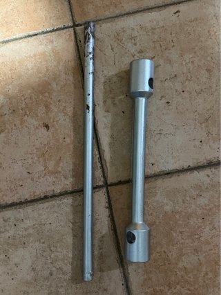 Llave de ruedas para camión o tractor de 32x33 mm
