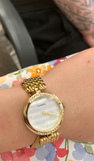Reloj Chanel Dorado y Blanco