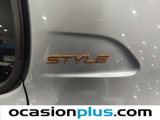 Peugeot 208 Style Hybrid 110 eDCS6 81 kW (110 CV)