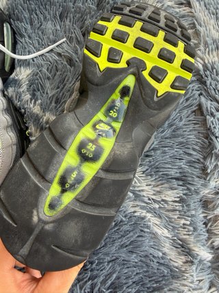 Nike Air Max 95 Gris y Amarillo