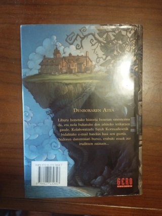 DENBORAREN ATEA. ULYSSES MOORE