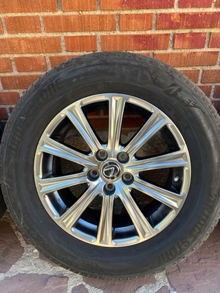 4 llantas originales Lexus NX 17” + neumáticos