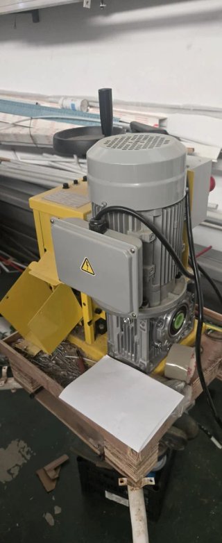 Peladora de cable industrial CMBE
