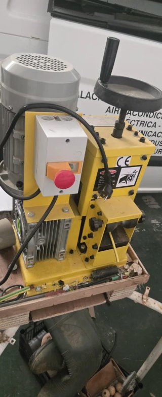 Peladora de cable industrial CMBE