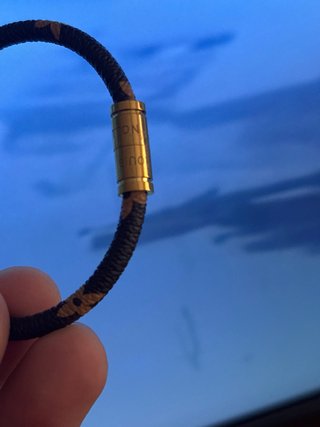 Pulsera Louis Vuitton cierre magnético