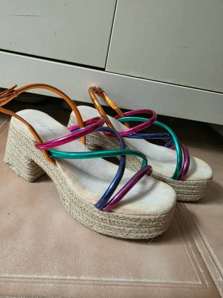 Sandalias Esparto Plataforma Tiras Metalizadas