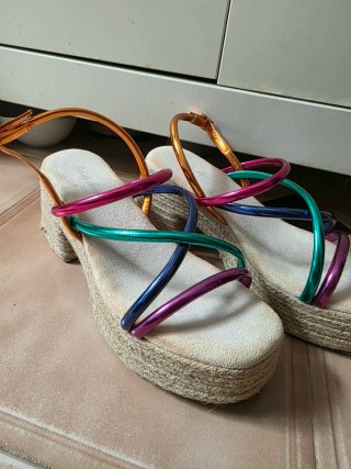 Sandalias Esparto Plataforma Tiras Metalizadas