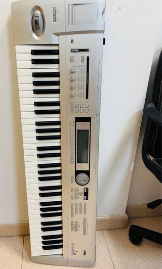 Korg Triton Le como nuevo IMPRESIONANTE