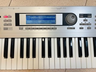 Korg Triton Le como nuevo IMPRESIONANTE