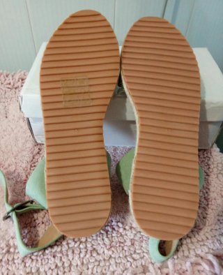 Sandalias verdes cuña