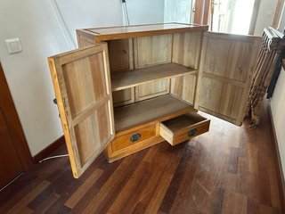 Armario de madera estilo indonesio